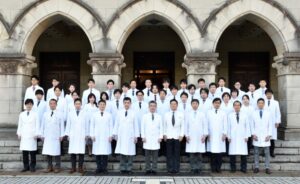 東京大学医学部付属病院の腫瘍外科血管外科の集合写真